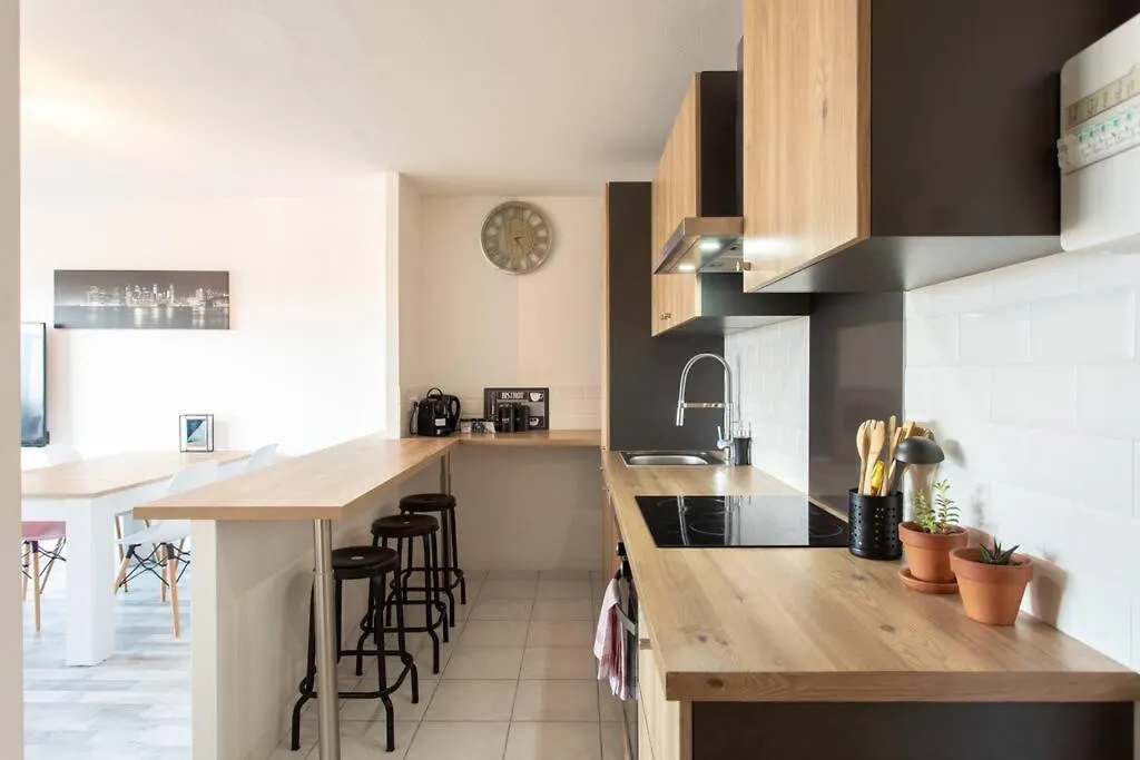 L41 Suite Paladium 8Pax 4Rooms Balcony Wifi Ac Nice Apartment